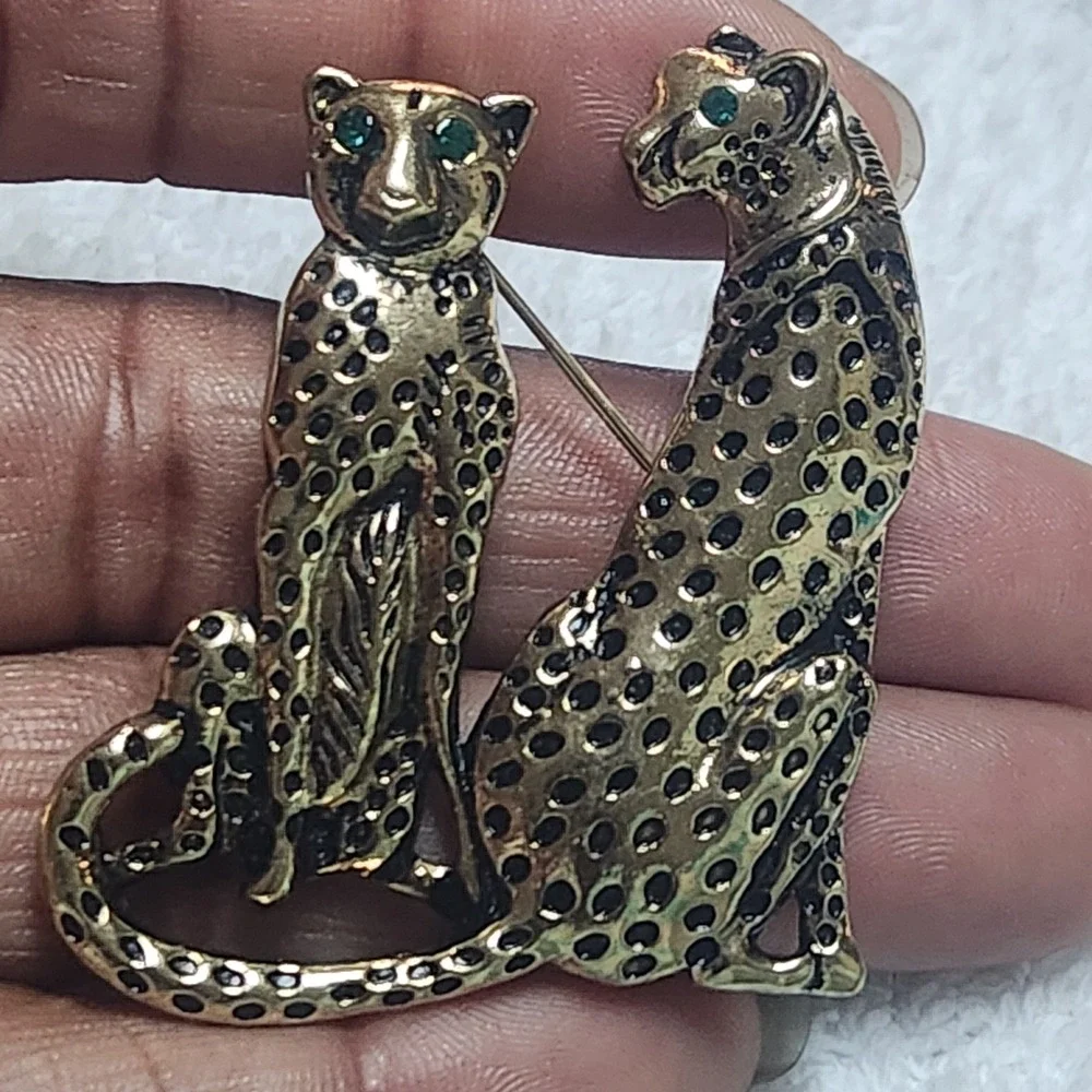 AJ.LANG Vintage Gold Tone Cheetah Brooch Green‎ Rhinestone Eye Big Cat Pin
